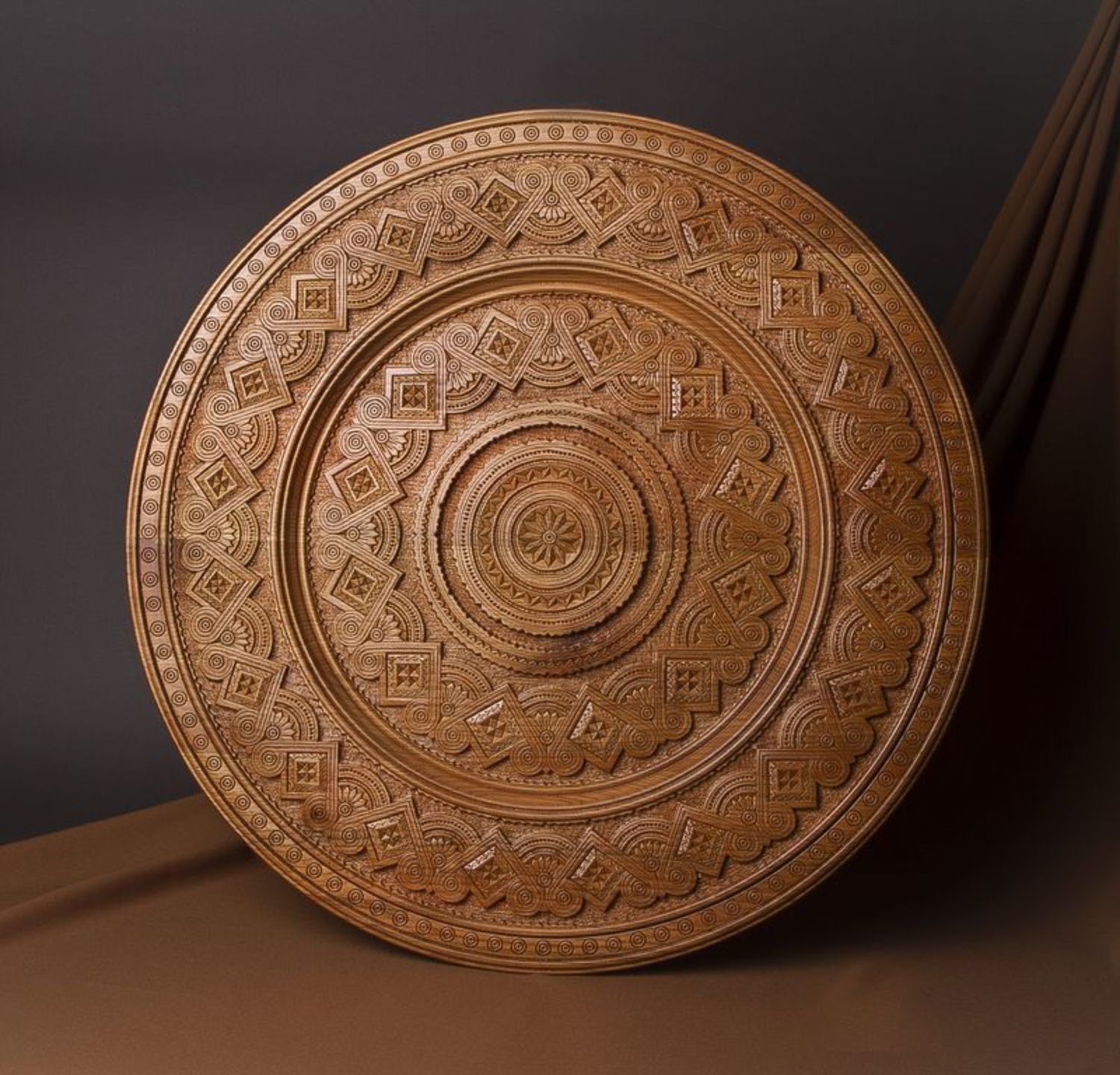 Wooden carved plate photo 1