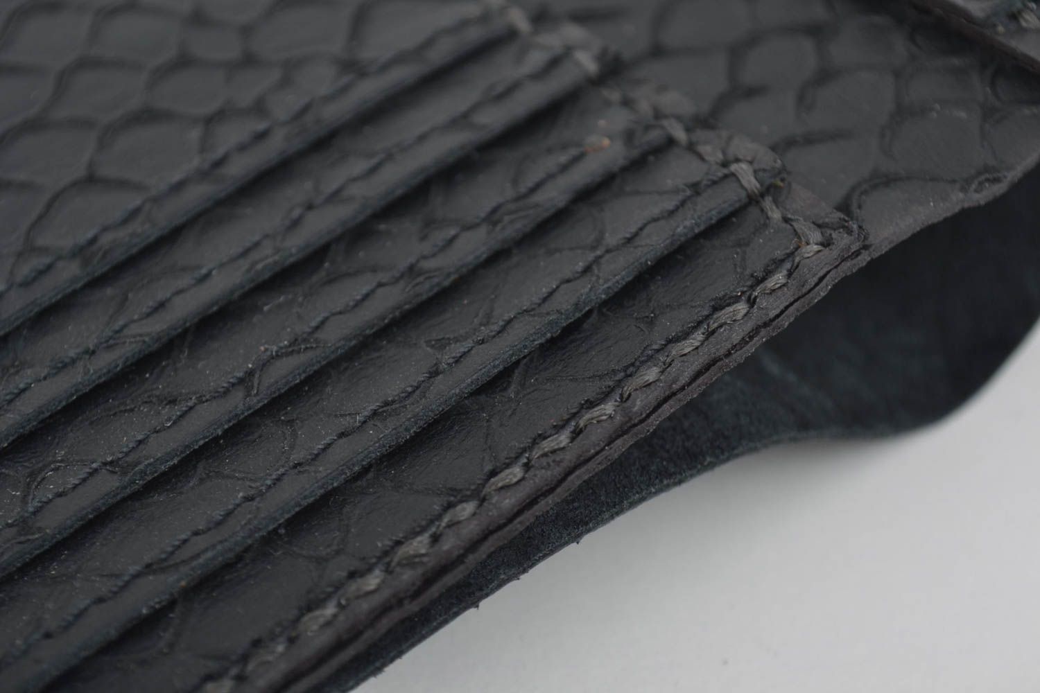 Portefeuille noir Portefeuille fait main en cuir naturel Accessoire pour homme photo 4