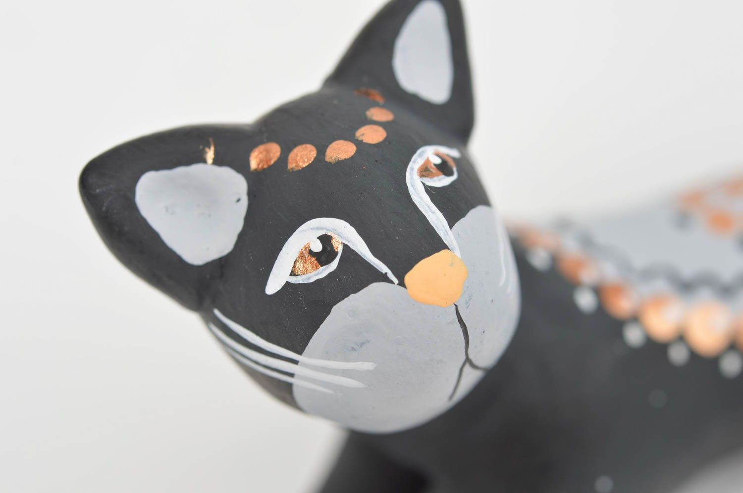 Figurine chat noir en céramique peinte décorative de petite taille faite main photo 5
