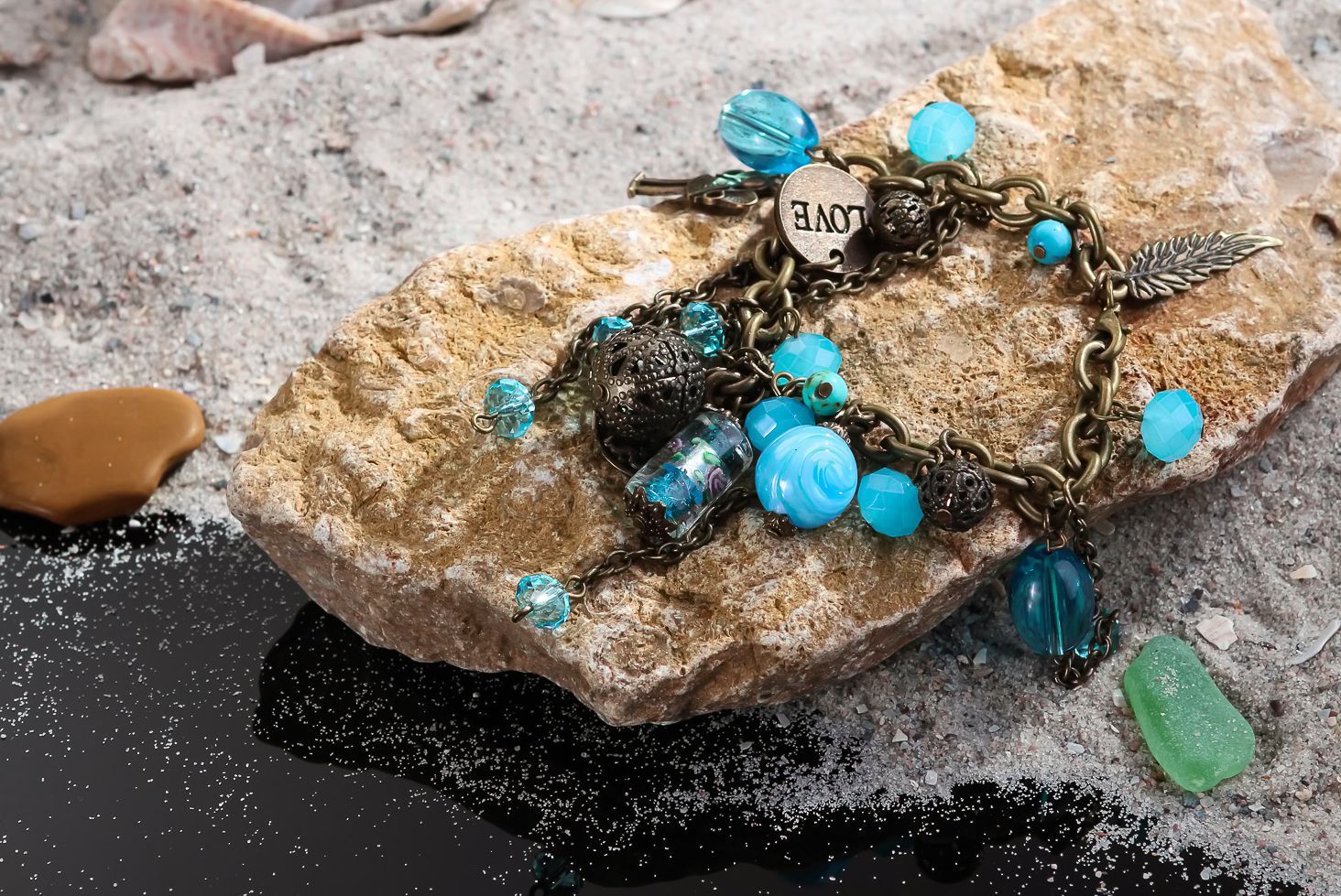 Bracelet made of crystal and turquoise photo 1
