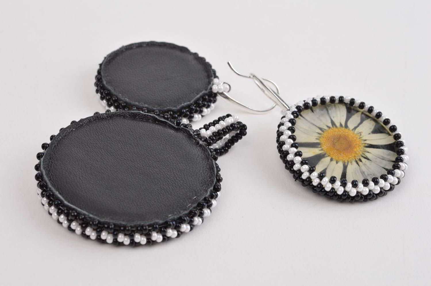 Handmade jewelry set botanical jewelry designs beaded pendant beaded earrings photo 4