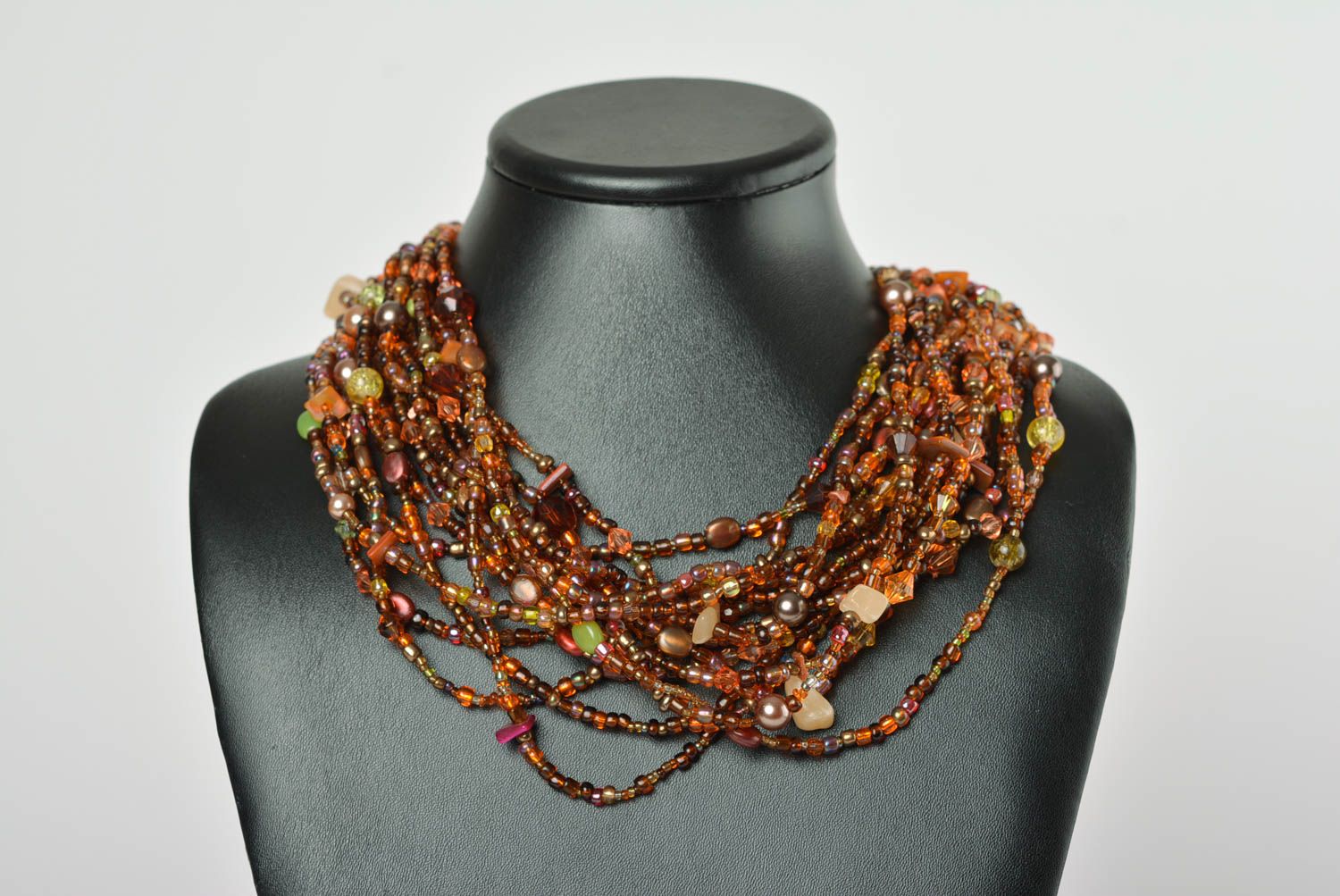 Damen Halskette handgeschaffen Collier aus Glasperlen brauner Designer Schmuck foto 2