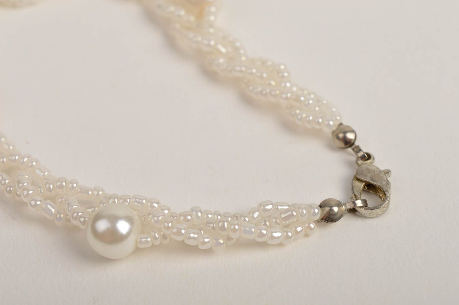 Light white beads three-row bracelet for teen girls photo 4