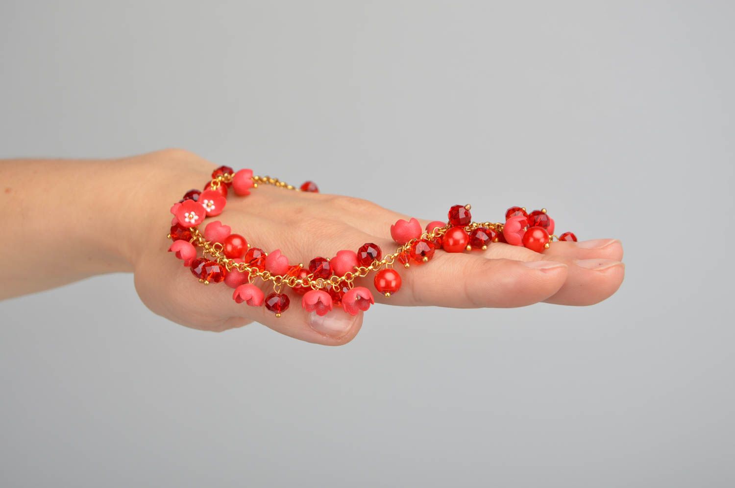 Bracelet rouge Bijou fait main pâte polymère chaîne métal Accessoire femme photo 2