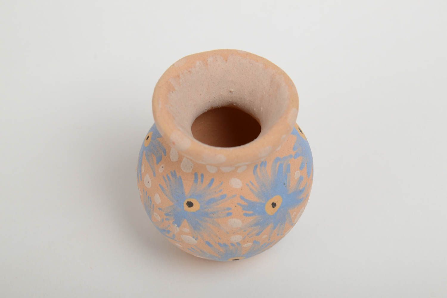 Cruche décorative miniature faite main en argile pour intérieur avec ornement photo 5