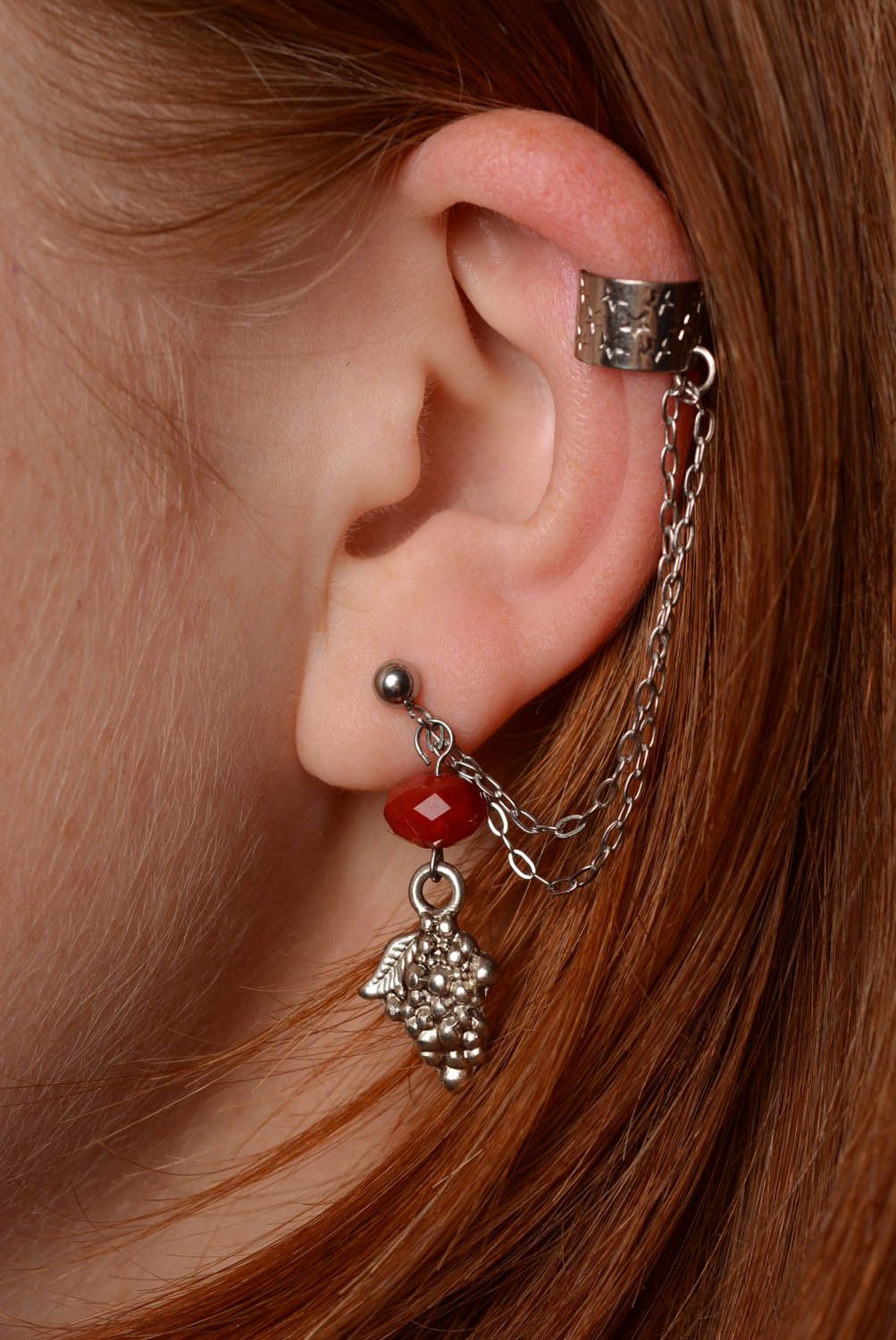 Boucles d'oreilles ear cuff Raisin rouge photo 3