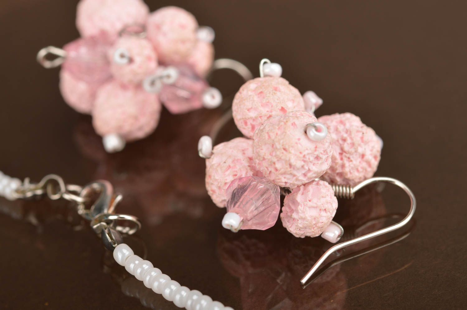 Ensemble de bijoux en pâte polymère faits main roses collier boucles d'oreilles photo 4