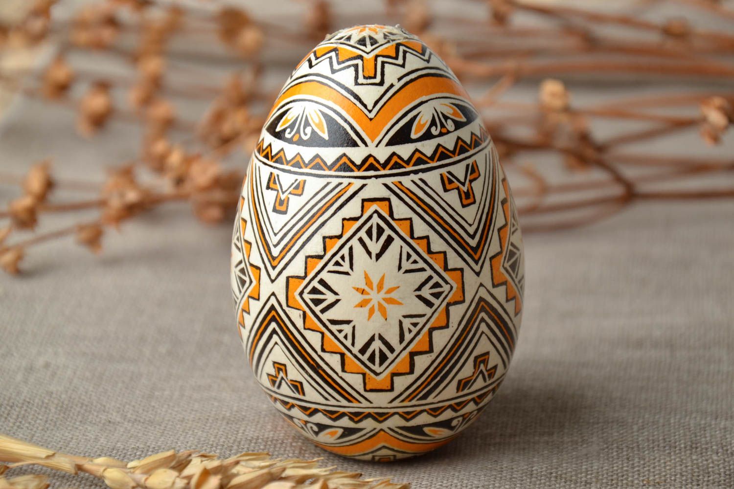 Oeuf de Pâques décoratif fait main original peint avec motif traditionnel photo 1