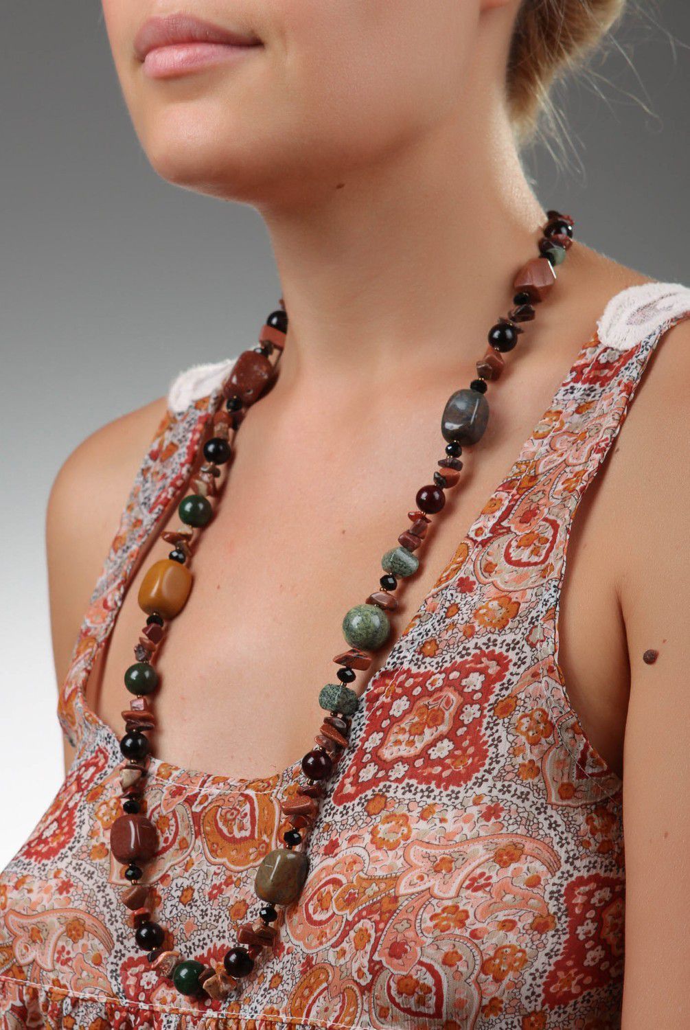 Halskette mit Natursteinen foto 5