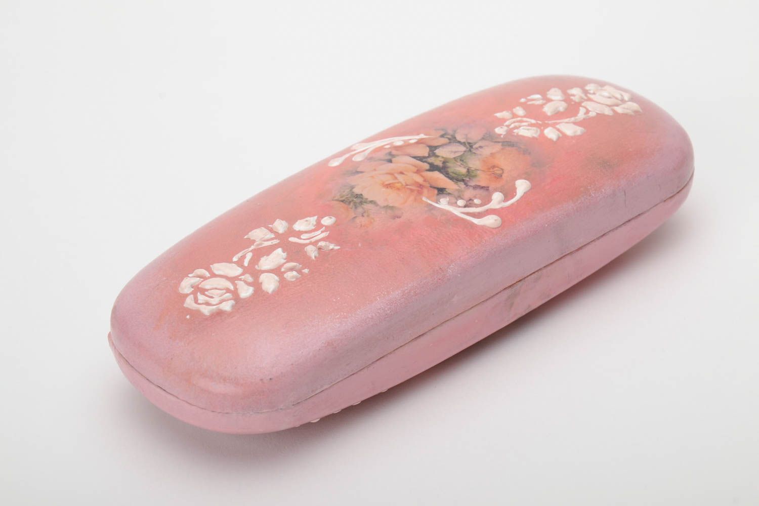 Пластиковый футляр для очков расписной обтянутый кожзамом розовый ручной работы фото 2