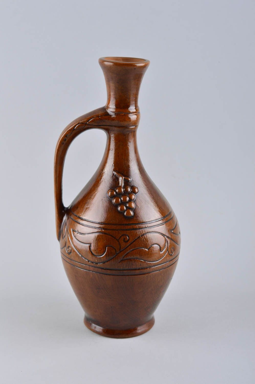 40 oz ceramic porcelain glazed wine pitcher carafe with hand-molded grape ornament 1,8 lb photo 2