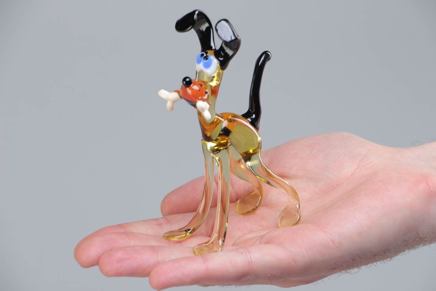 Фигурка из стекла лэмпворк собака желтая с черным симпатитчная ручной работы фото 5