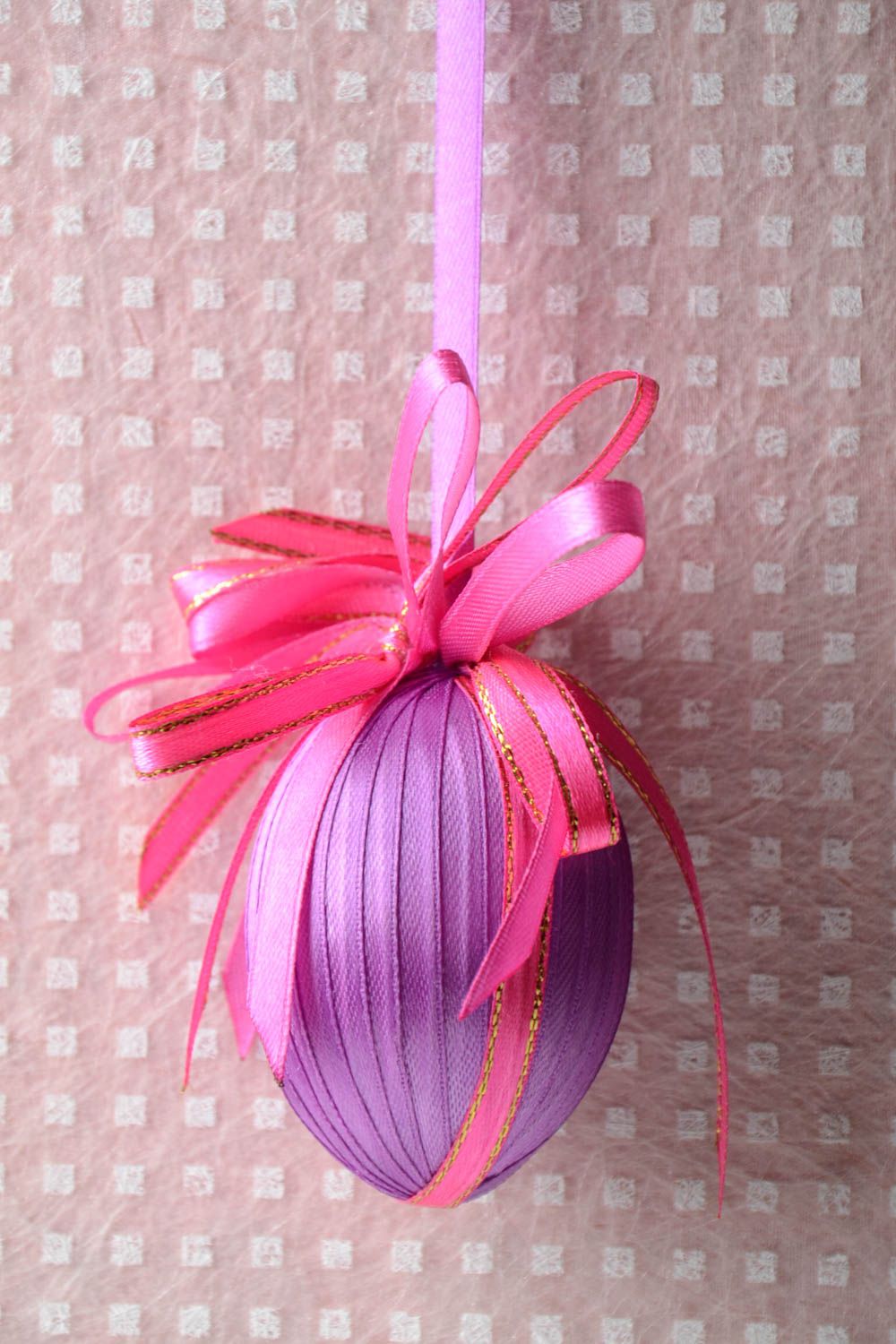 Oeuf de Pâques fait main Suspension décorative rose et lilas Décoration maison photo 1
