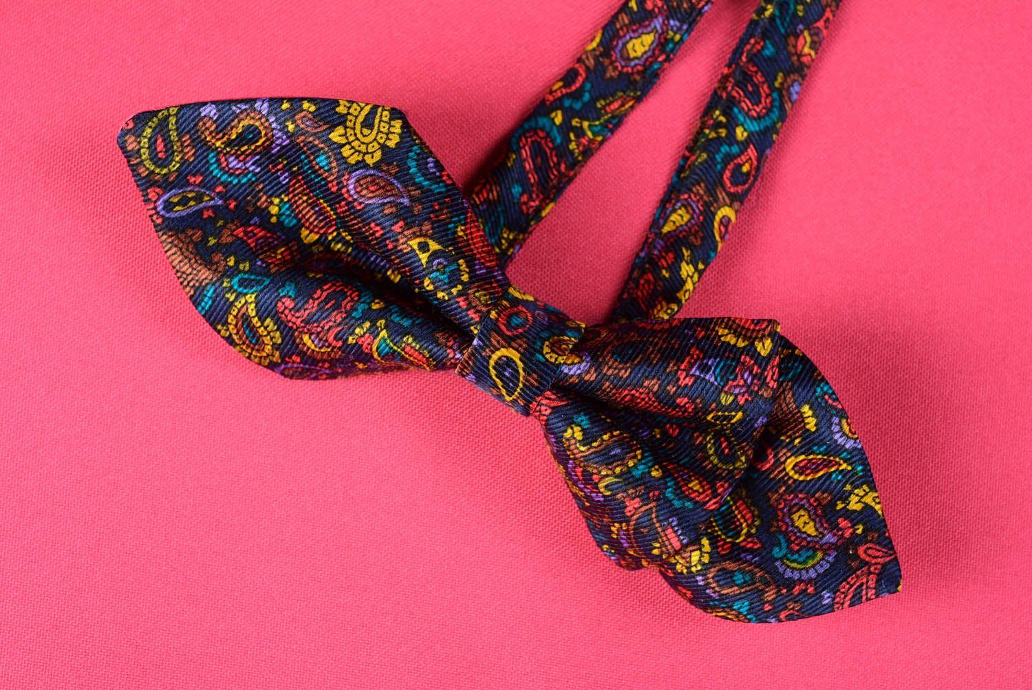 Bunte Fliege Krawatte aus Textil Atlas foto 3