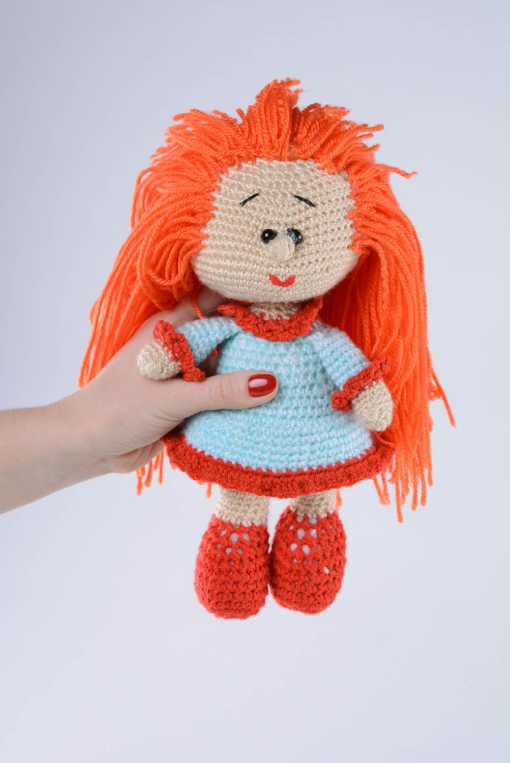 Boneca com cabelo vermelho foto 2