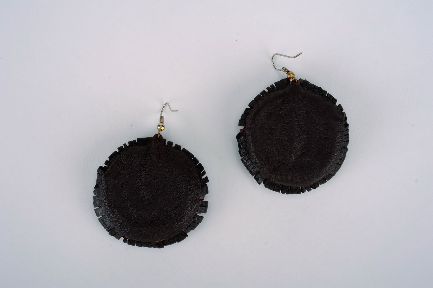 Boucles d'oreilles artisanales en cuir Ethno photo 3