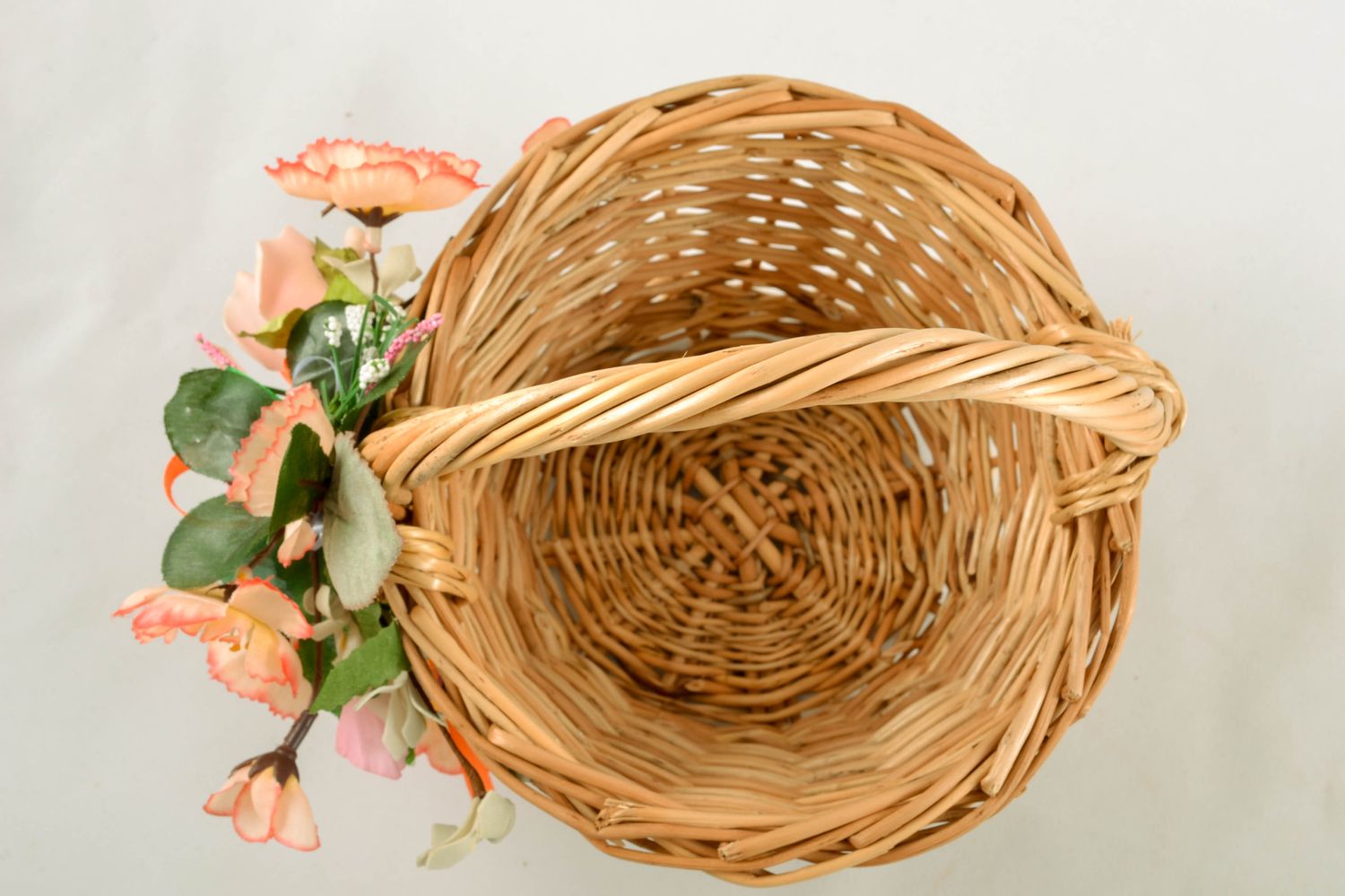 Woven Easter basket with flowers photo 4