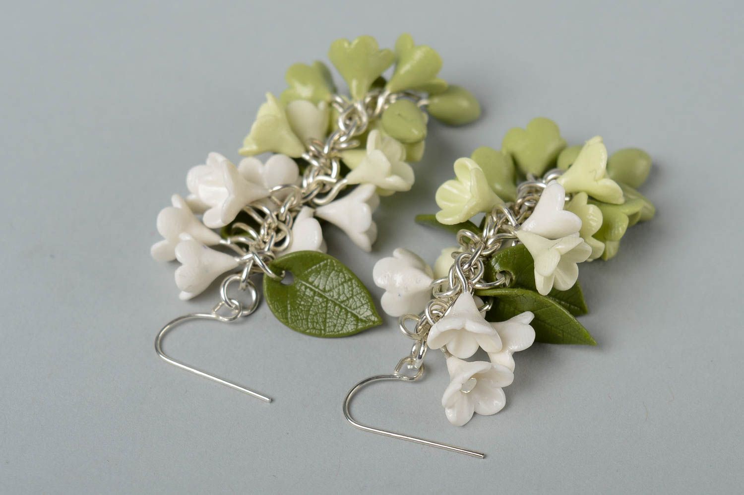 Handmade zarte lange Blumen Ohrringe Polymer Schmuck Accessoire für Frauen  foto 3