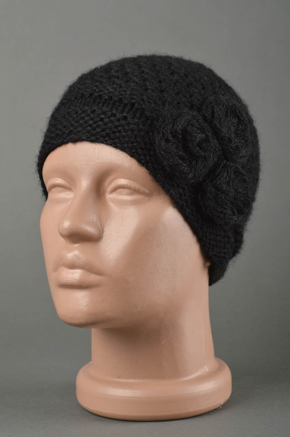 Bonnet tricot fait main Chapeau au crochet chaud noir fleurs Vêtement enfant photo 1