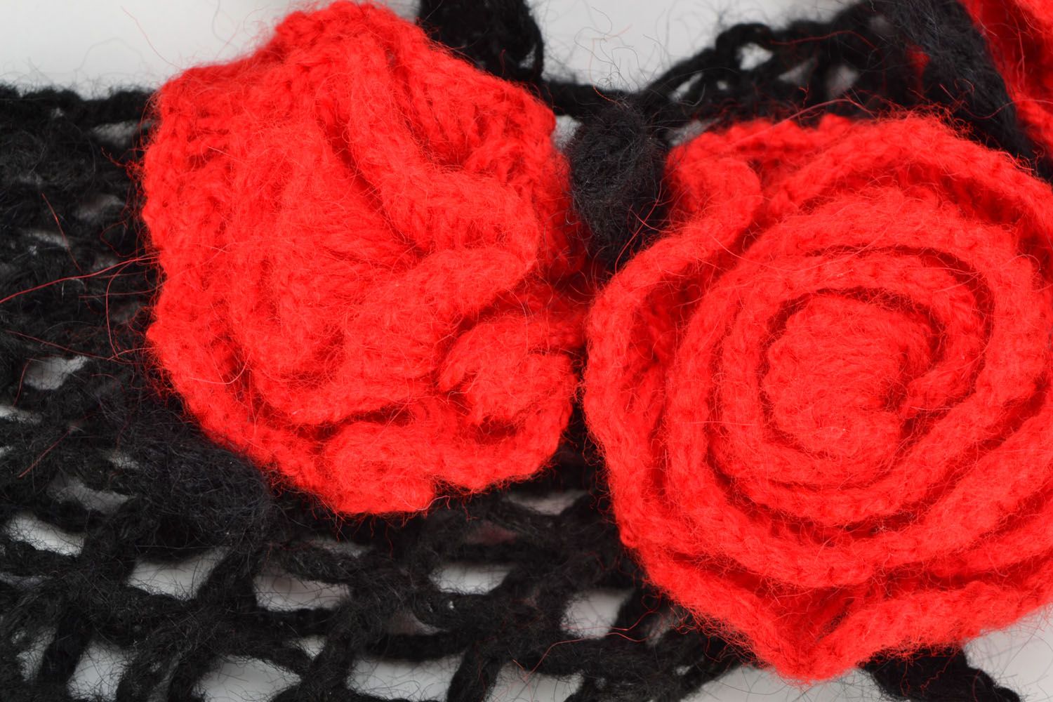 Écharpe tricot avec fleurs faite main photo 3