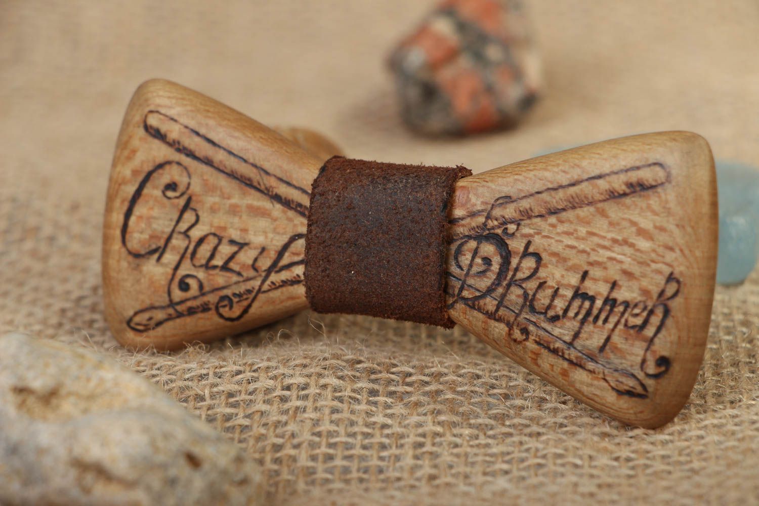 Wooden bow tie decorated with pyrography photo 4