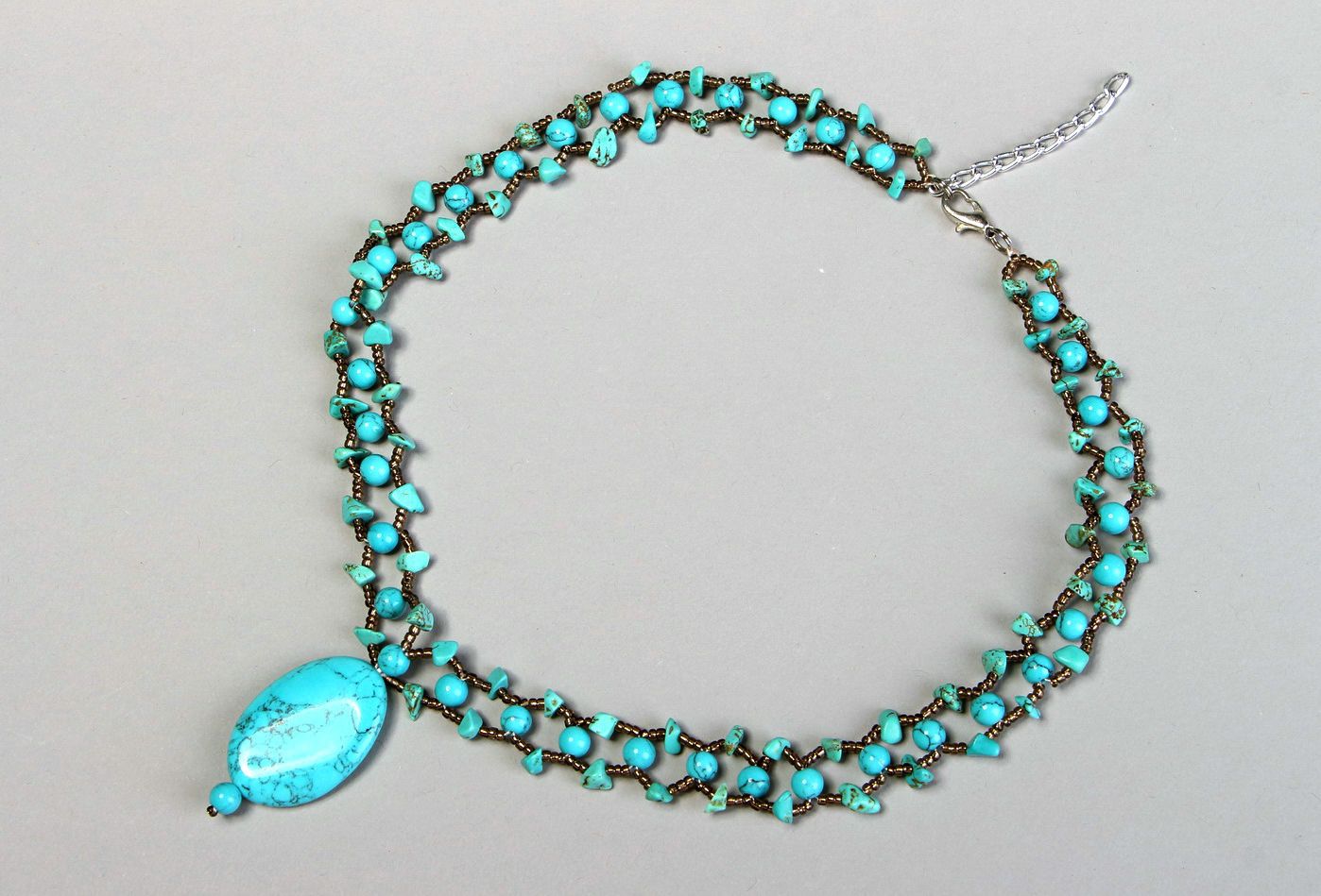 Collier avec turquoise et perles de rocailles photo 1