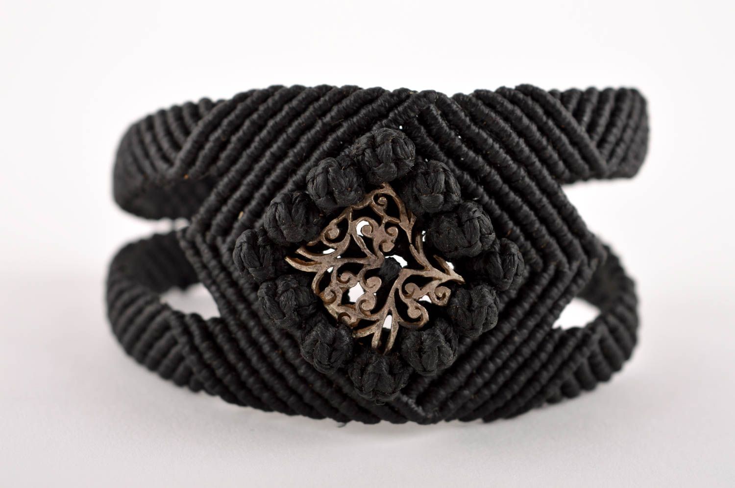 Handgefertigt Makramee Armband exklusiver Schmuck Geschenk für Frauen schwarz foto 3
