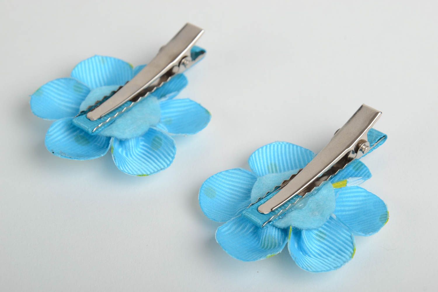 Set of 2 homemade hair clips with blue satin ribbon flowers with pattern photo 3