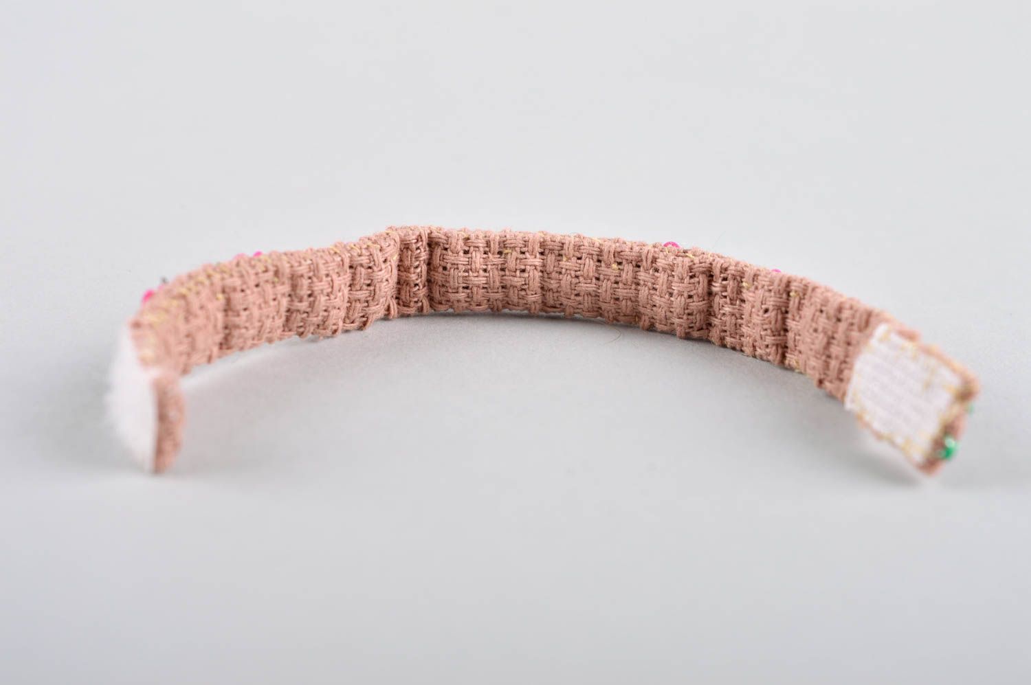 Bracelet avec fleurs Bijou fait main fin rose textile brodé Cadeau pour ado photo 4