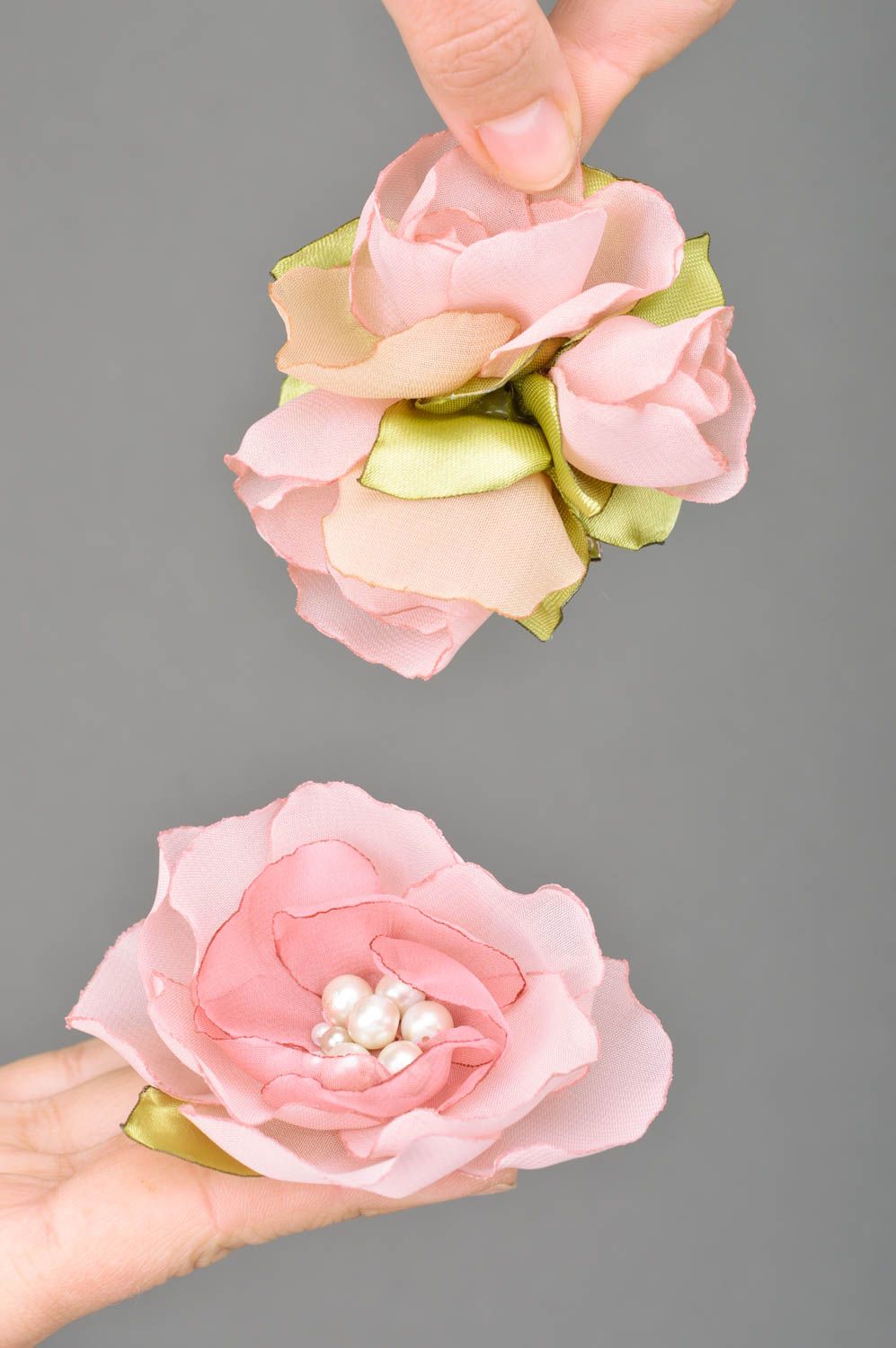 Set of 2 handmade decorative hair clips brooches with satin flowers with beads photo 3