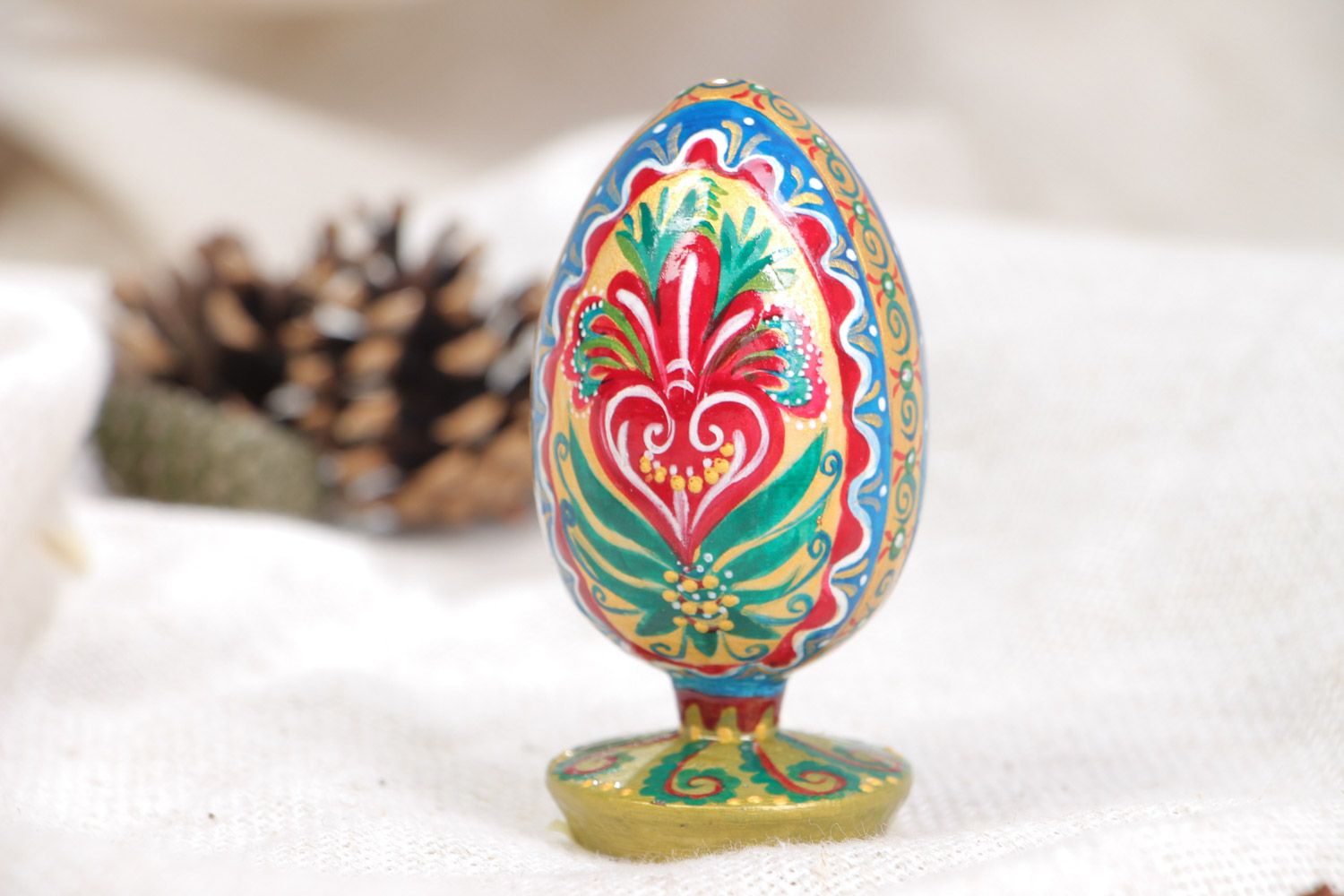 Huevo de Pascua hecho a mano de madera decorativo para interior colgante foto 1
