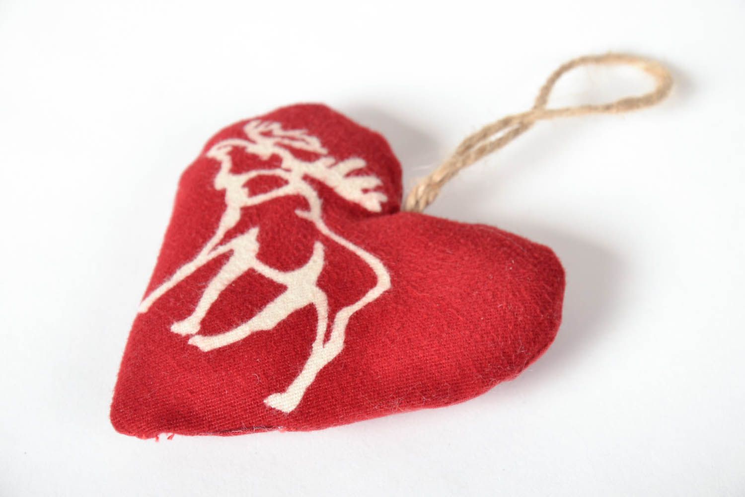 Pingente decorativo artesanal em forma de um coração macio para interior  foto 2