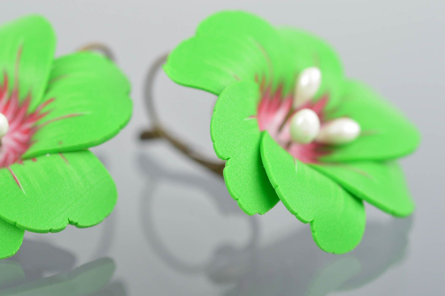 Exclusive green flower earrings made of polymer clay for summer look photo 4