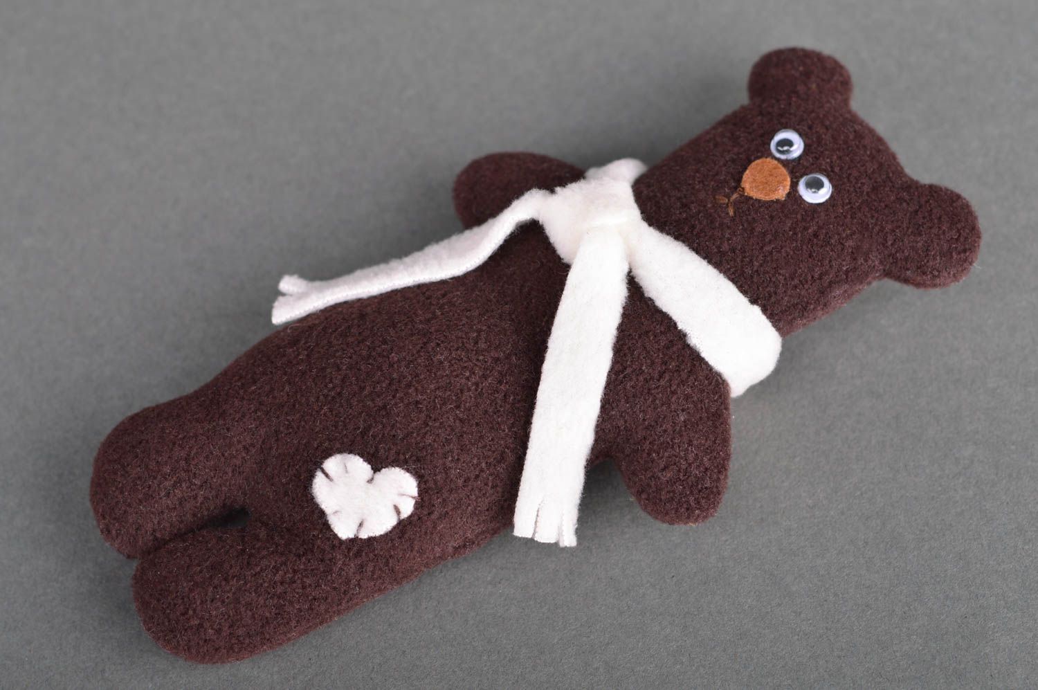 Kuscheltier Bär aus Stoff braun schön klein interessant lustig handgefertigt foto 2