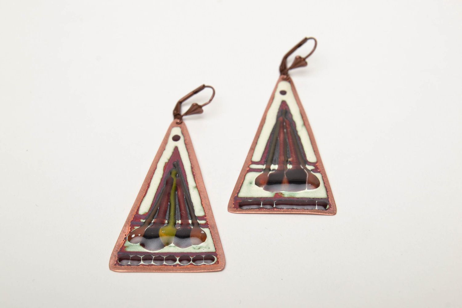 Triangle copper earrings painted with enamels photo 3
