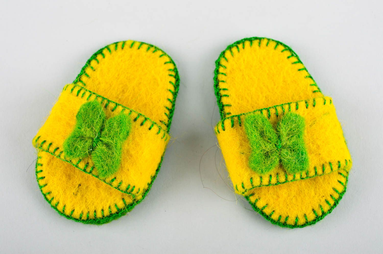 Pantoufles en laine fait main Idée Déco maison jaunes en laine feutrée photo 8