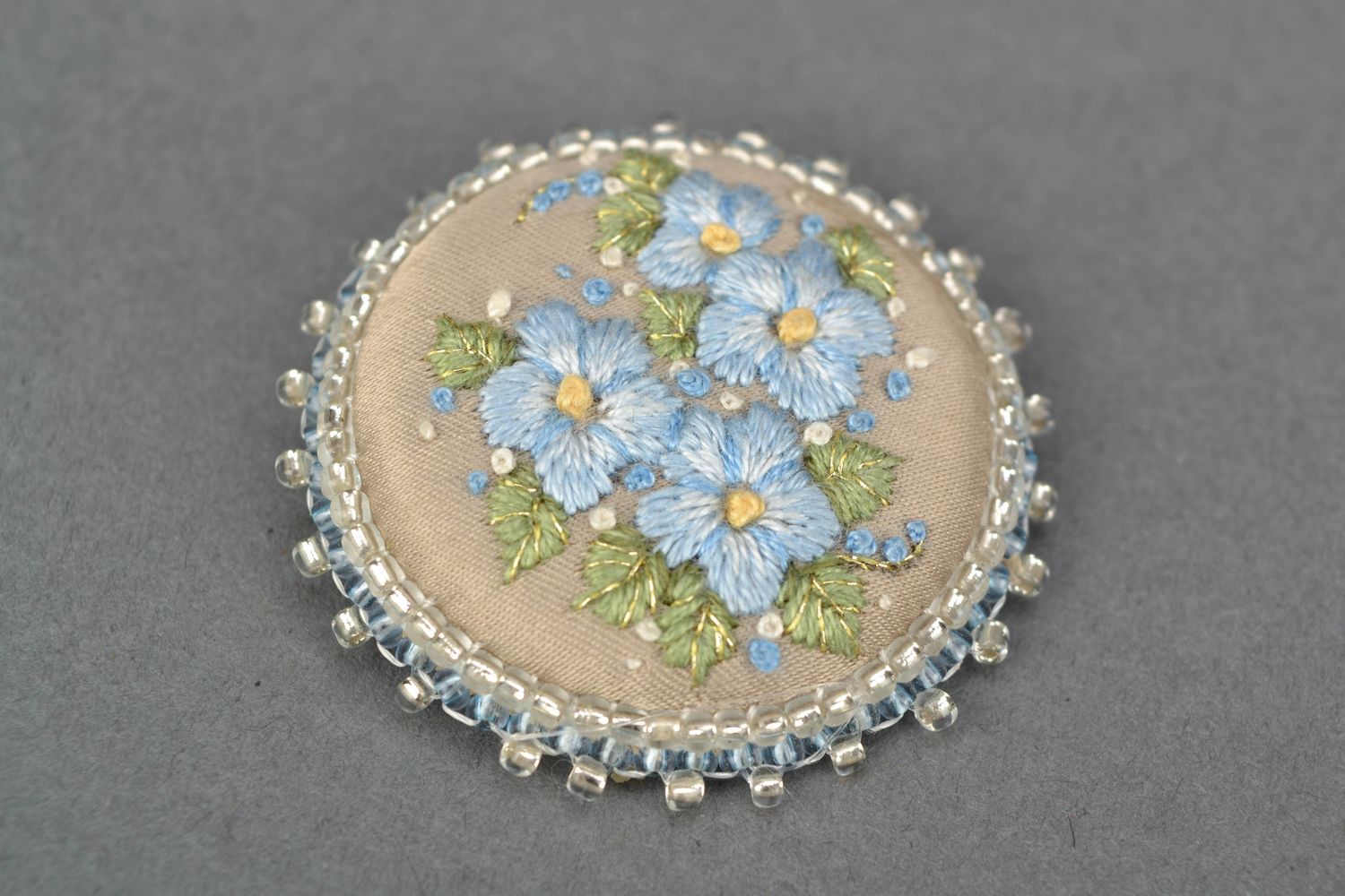 Handmade beaded brooch with embroidery photo 4