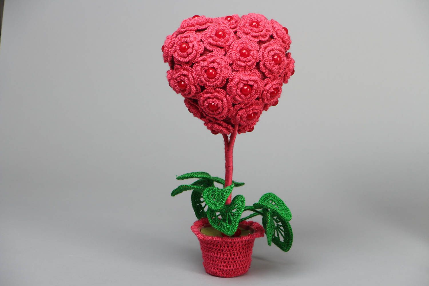 Heart-shaped crochet decorative tree  photo 1