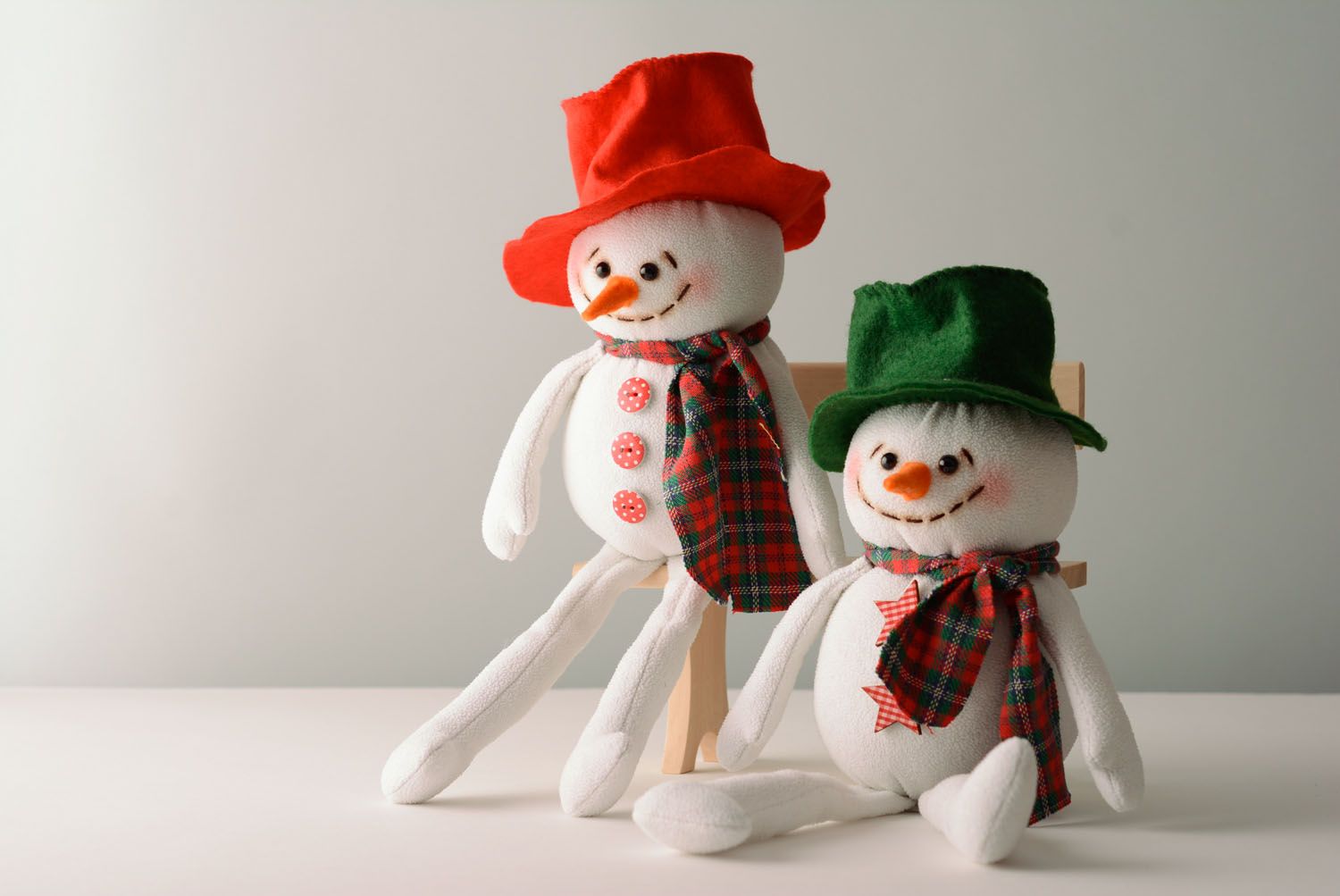 Set of snowmen made of natural fabrics photo 1