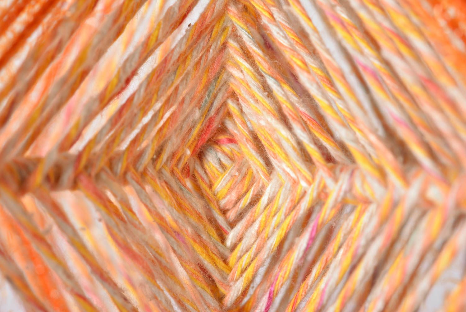 Настенный декор ручной работы мандала из ниток оранжевое панно на стену фото 5