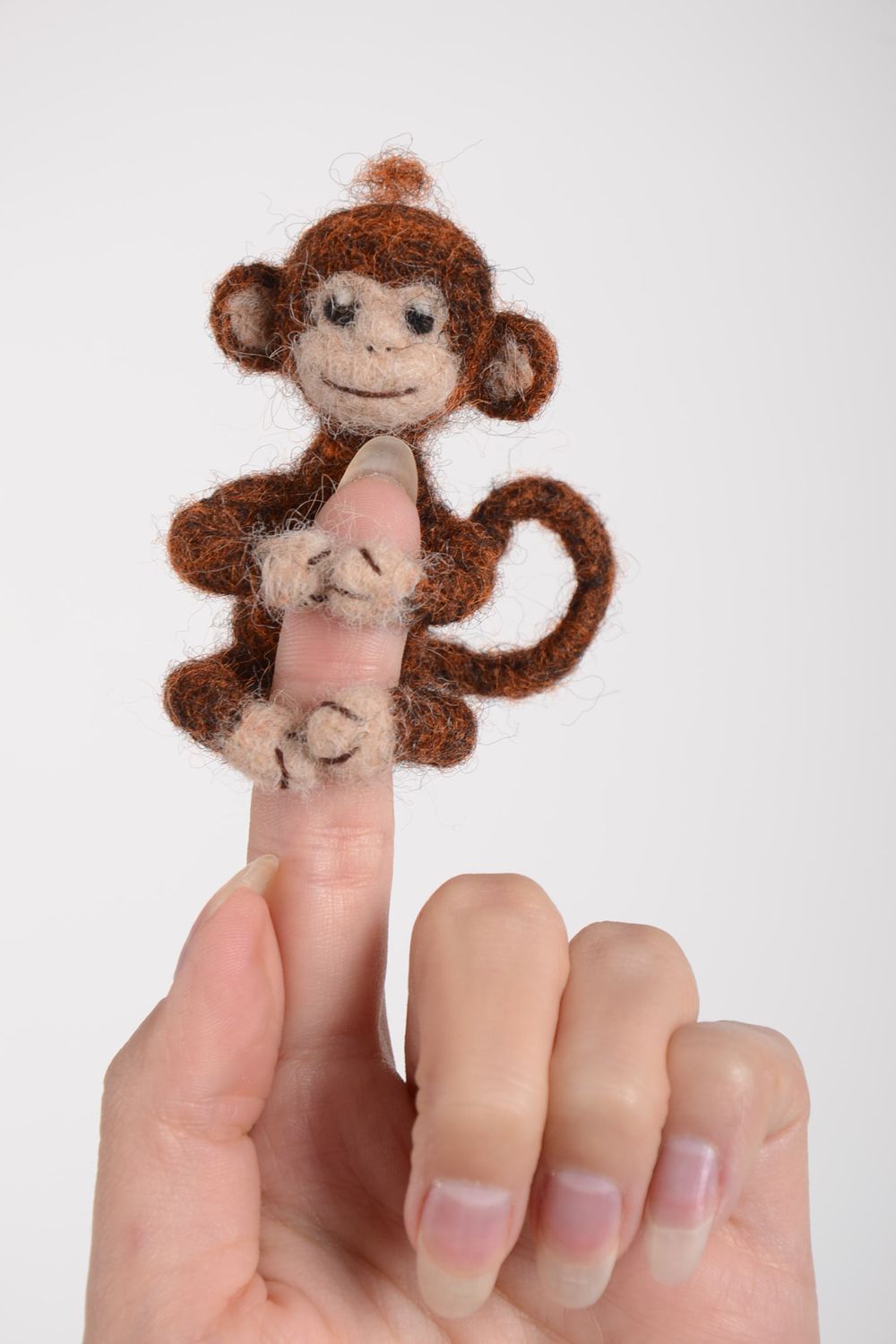 Валяная игрушка хэнд мэйд игрушка из шерсти мягкая игрушка коричневая обезьянка фото 2
