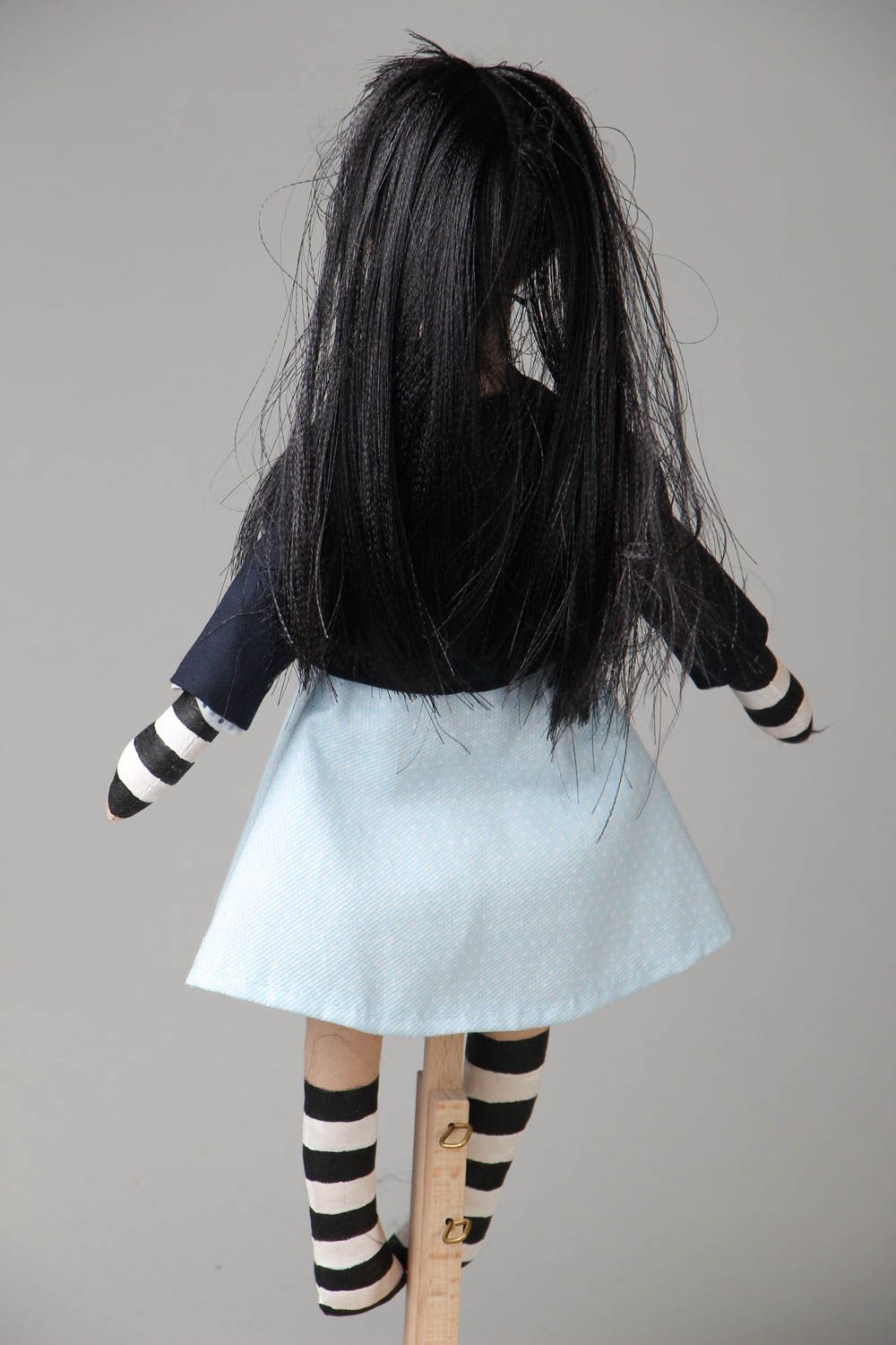 Peluche décorative en coton poupée aux cheveux noirs photo 3