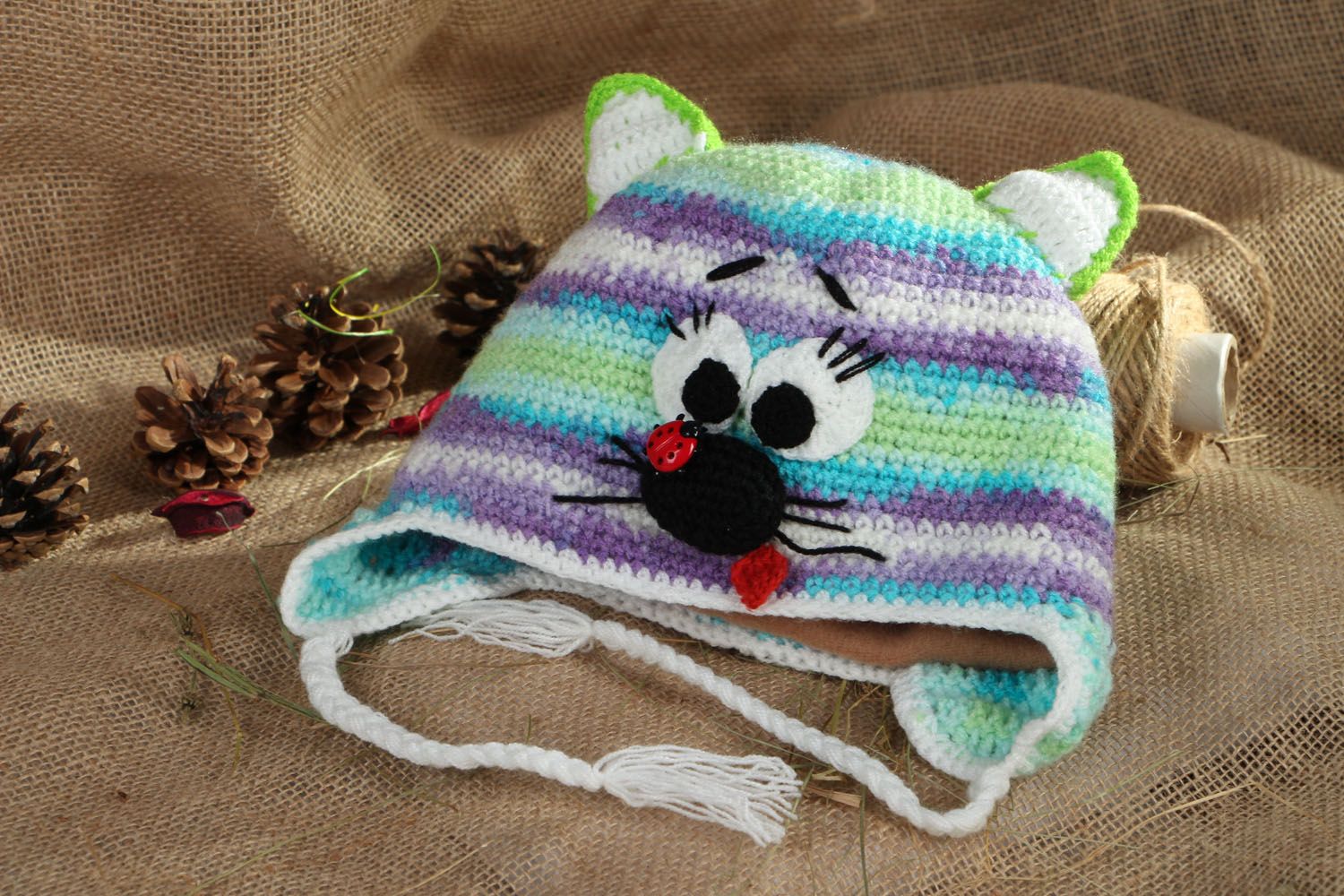 Bonnet tricoté Chat avec coccinelle fait main photo 5