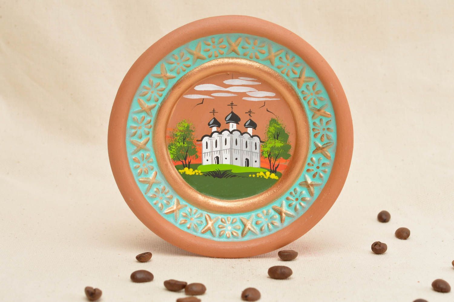 Красивая сувенирная тарелка из красной глины ручной работы Церковь утром фото 1