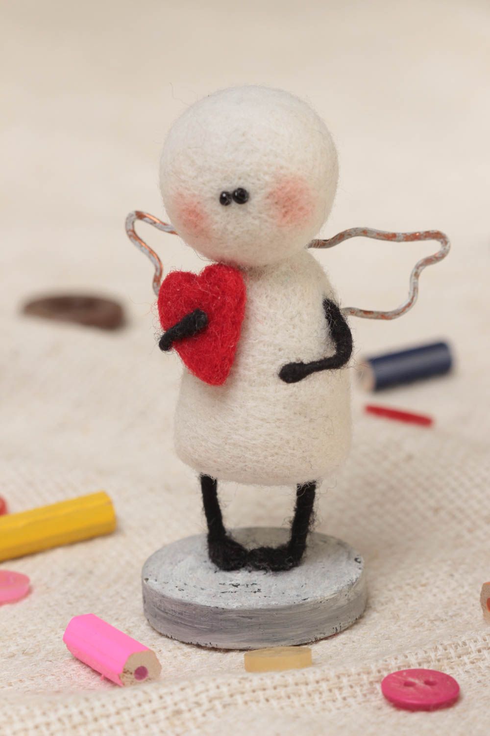 Figura original de fieltro de lana hecha a mano elemento decorativo Ángel foto 1