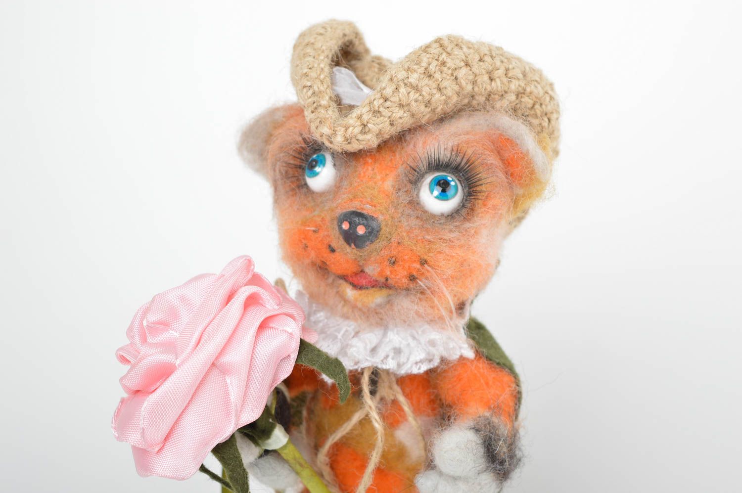 Handmade natürliches Spielzeug Deko Figur Designer Geschenk Katze mit Blume foto 5