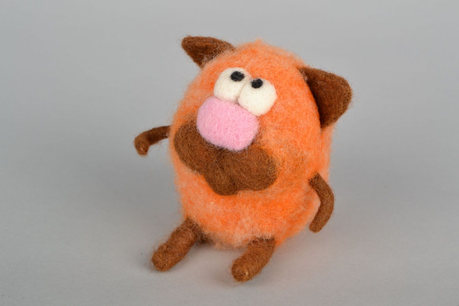 Red cat wool toy photo 2