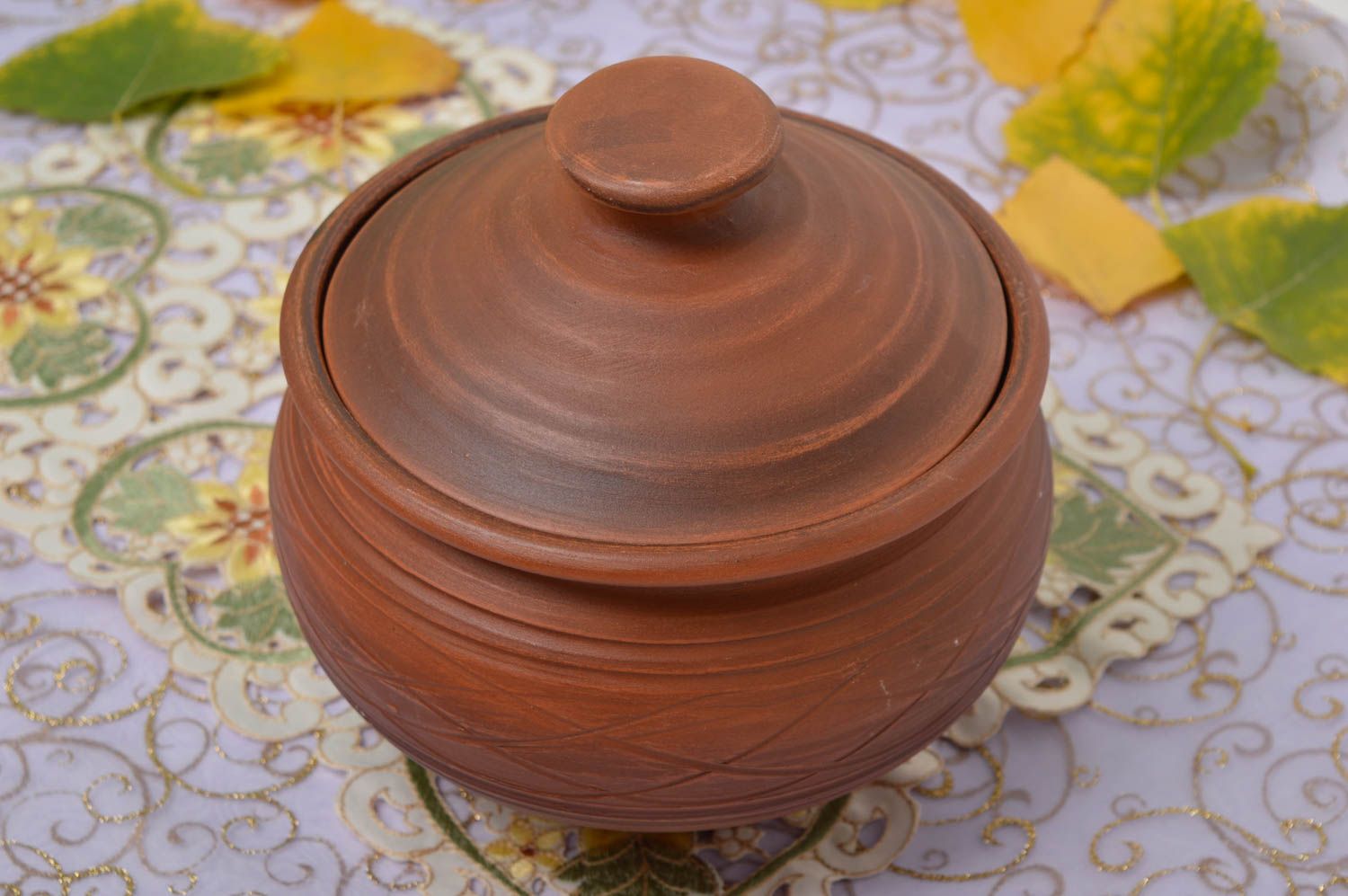 Pentola in ceramica fatta a mano vaso in argilla con coperchio da cucina foto 1