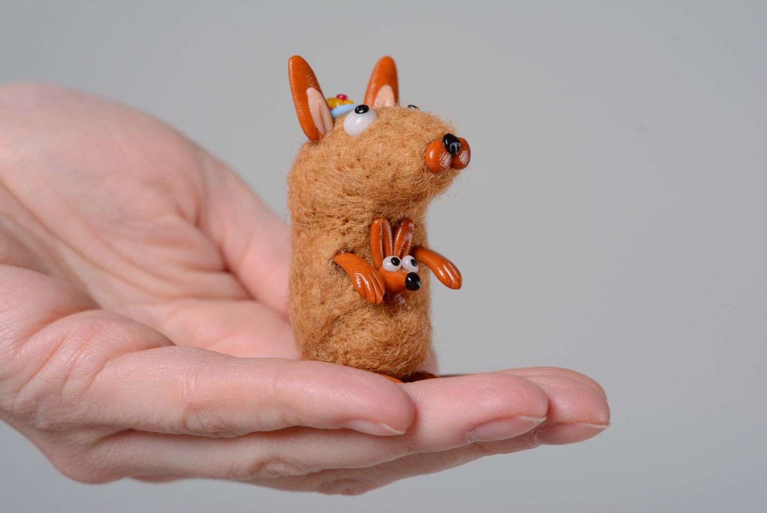 Handmade Miniatur Kuscheltier Känguru in Trockenfilzen Technik foto 5
