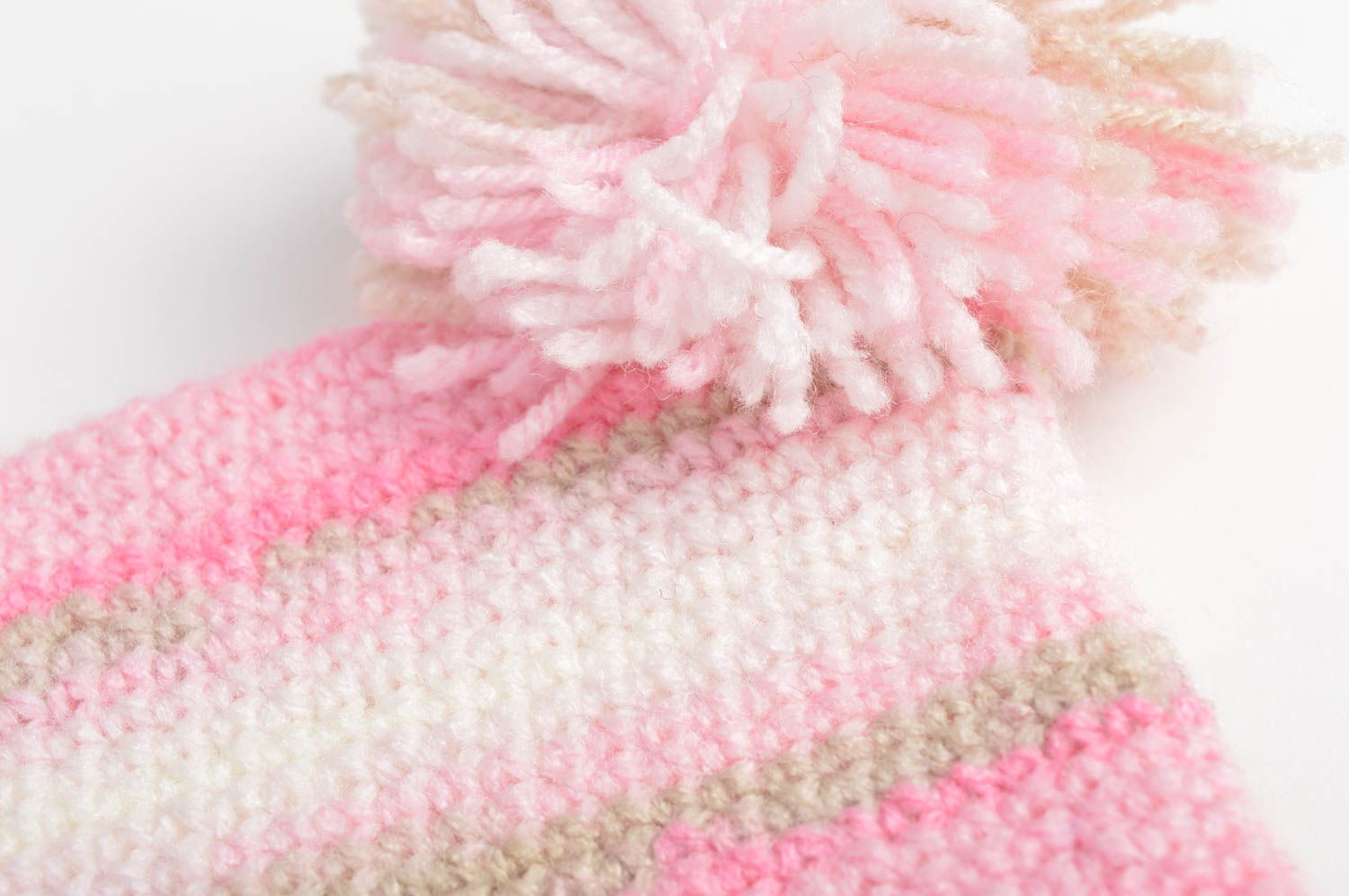 Bonnet tricot fait main Chapeau au crochet Vêtement enfant avec deux pompons photo 5